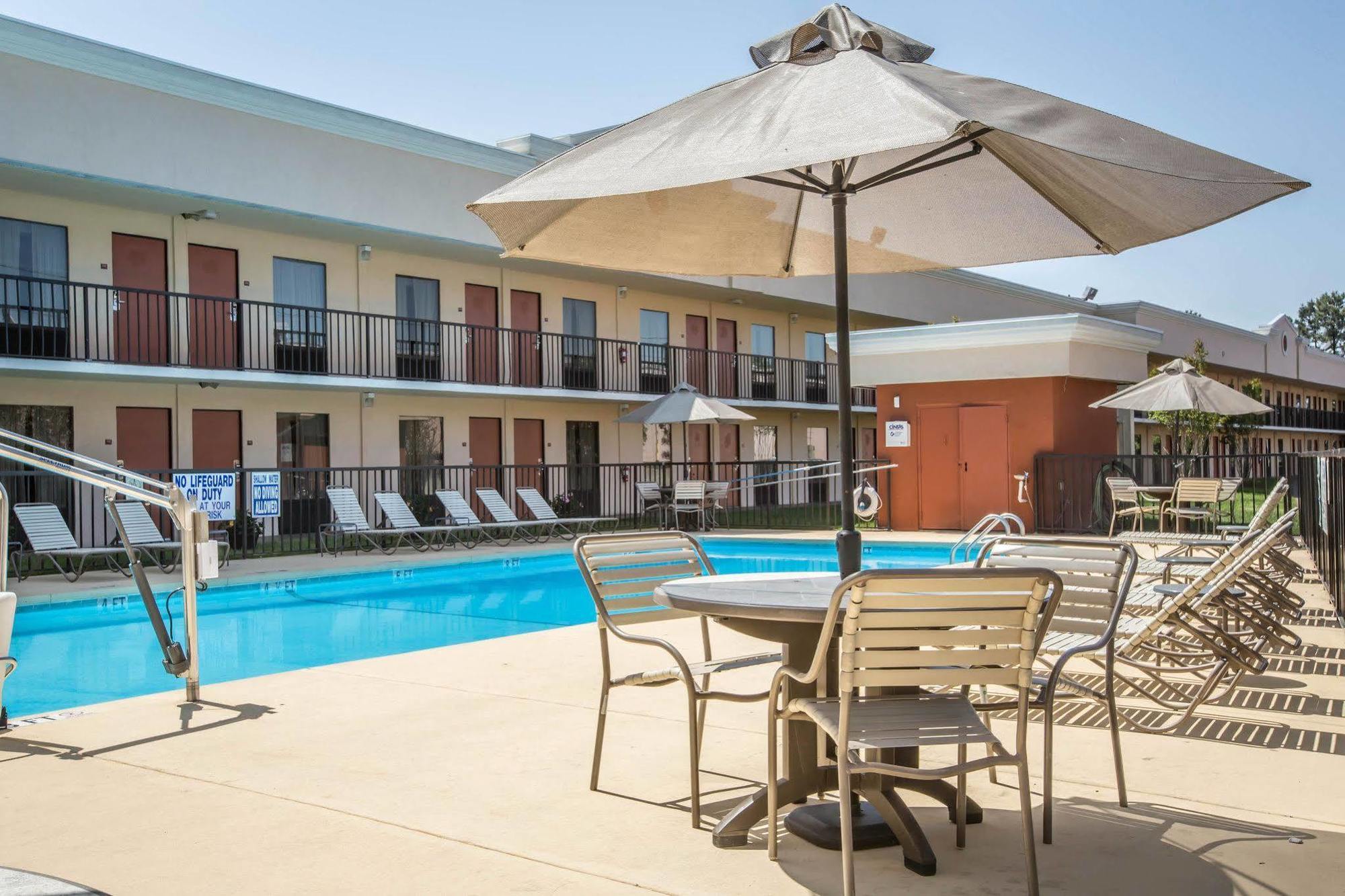 Quality Inn & Suites Greenville - Haywood Mall Exterior foto
